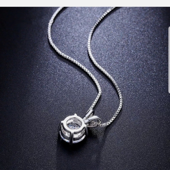 New Silver RHINESTONE round white crystal necklace - Picture 7 of 9